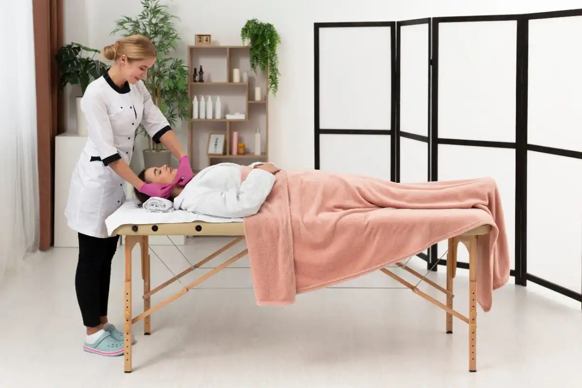 Day spa treatment room